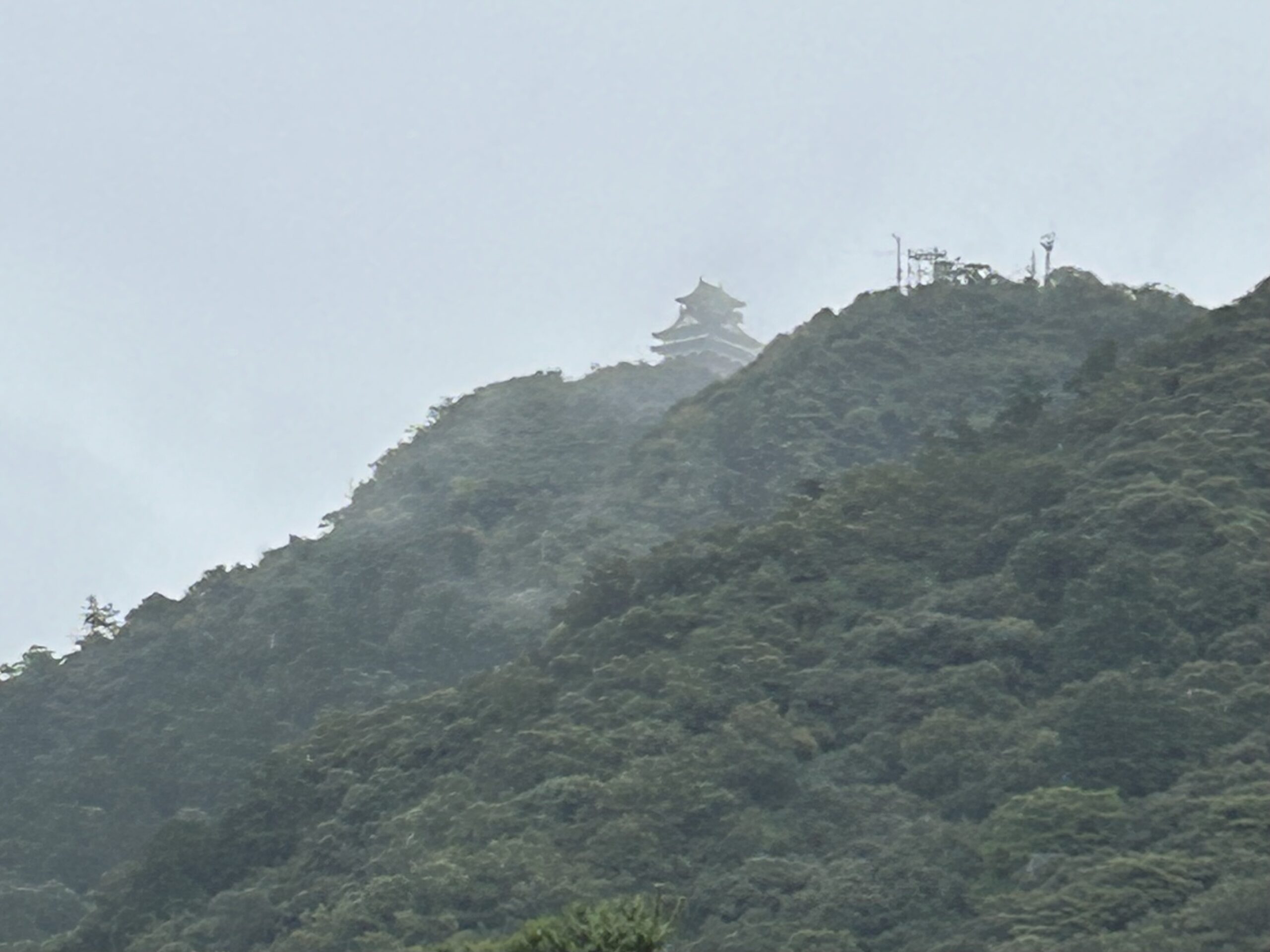 雨降って地固まる